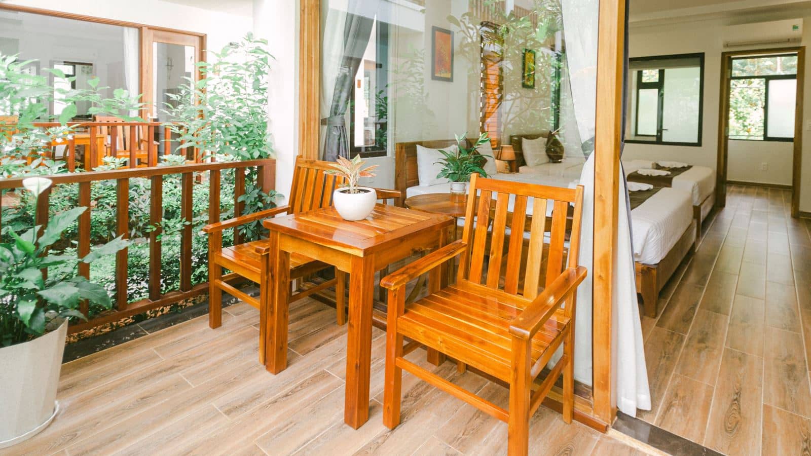 rooms-superior-family-room
