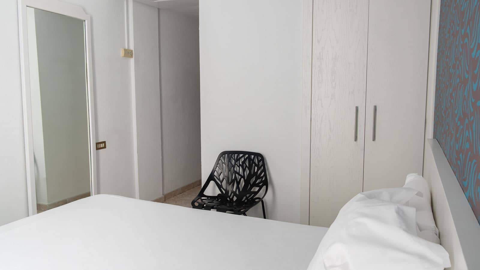 rooms-single-room