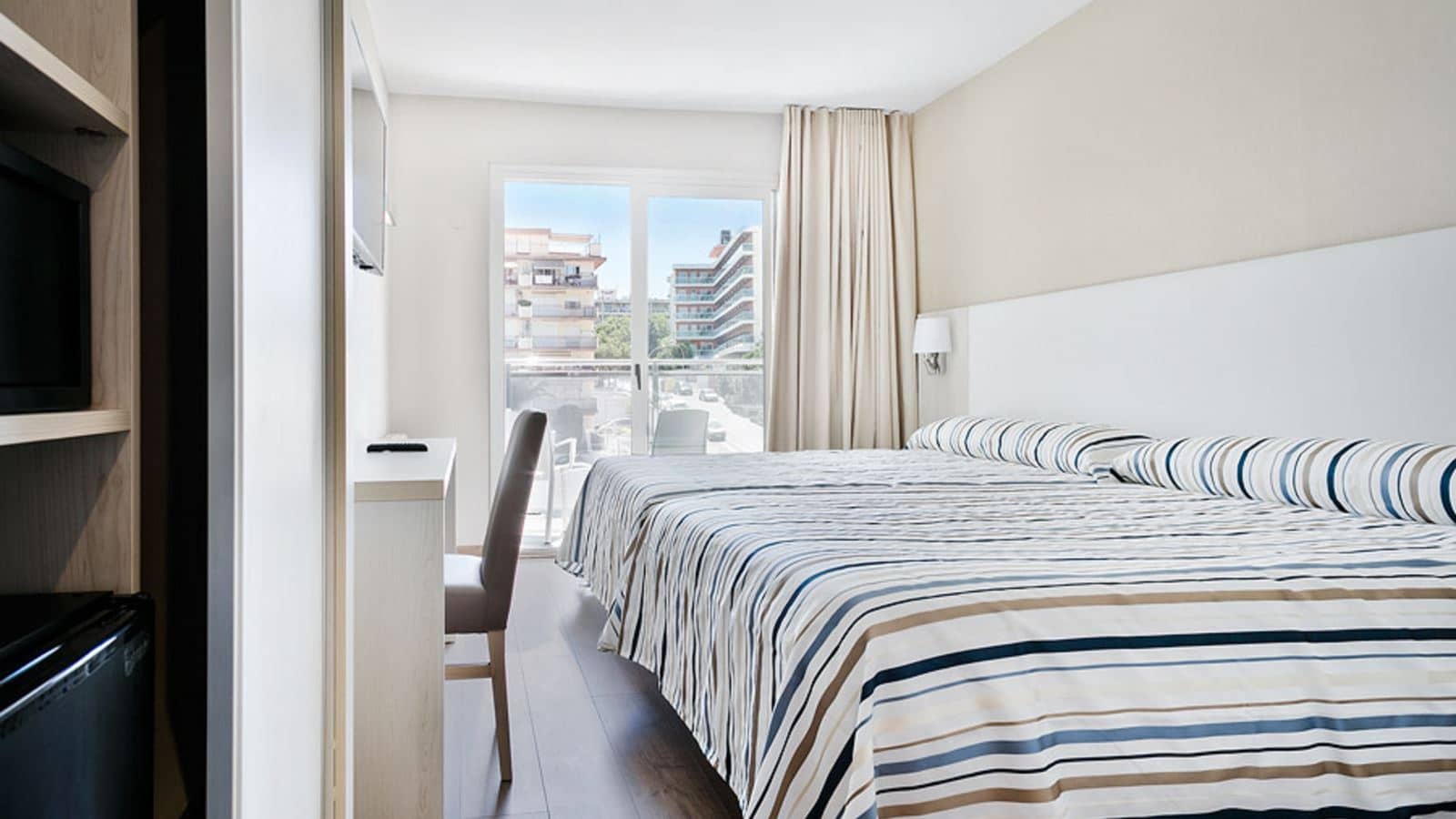 rooms-standard-room-balcony-or-terrace
