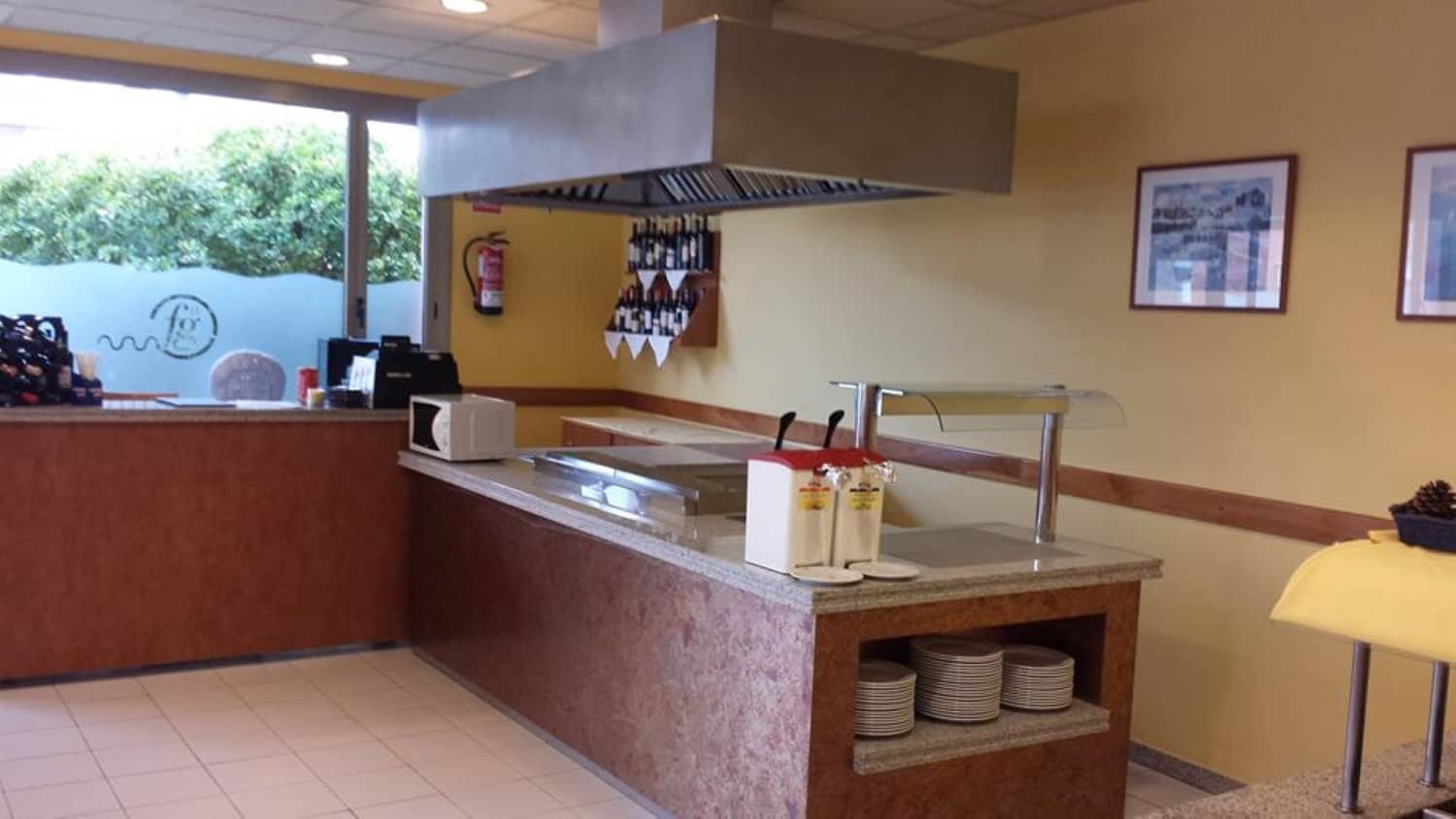 restaurants-restaurant