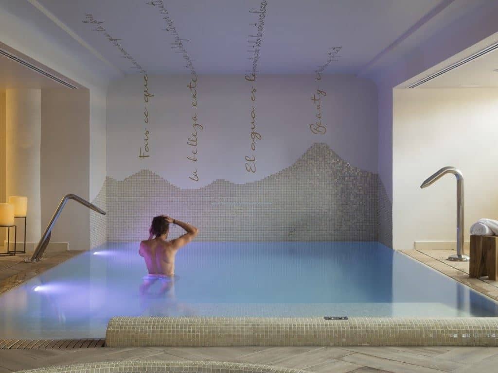 pools-indoor-pool