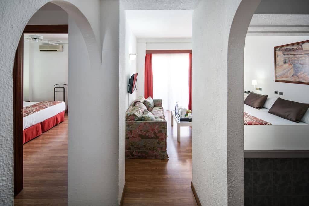 rooms-family-room-premium
