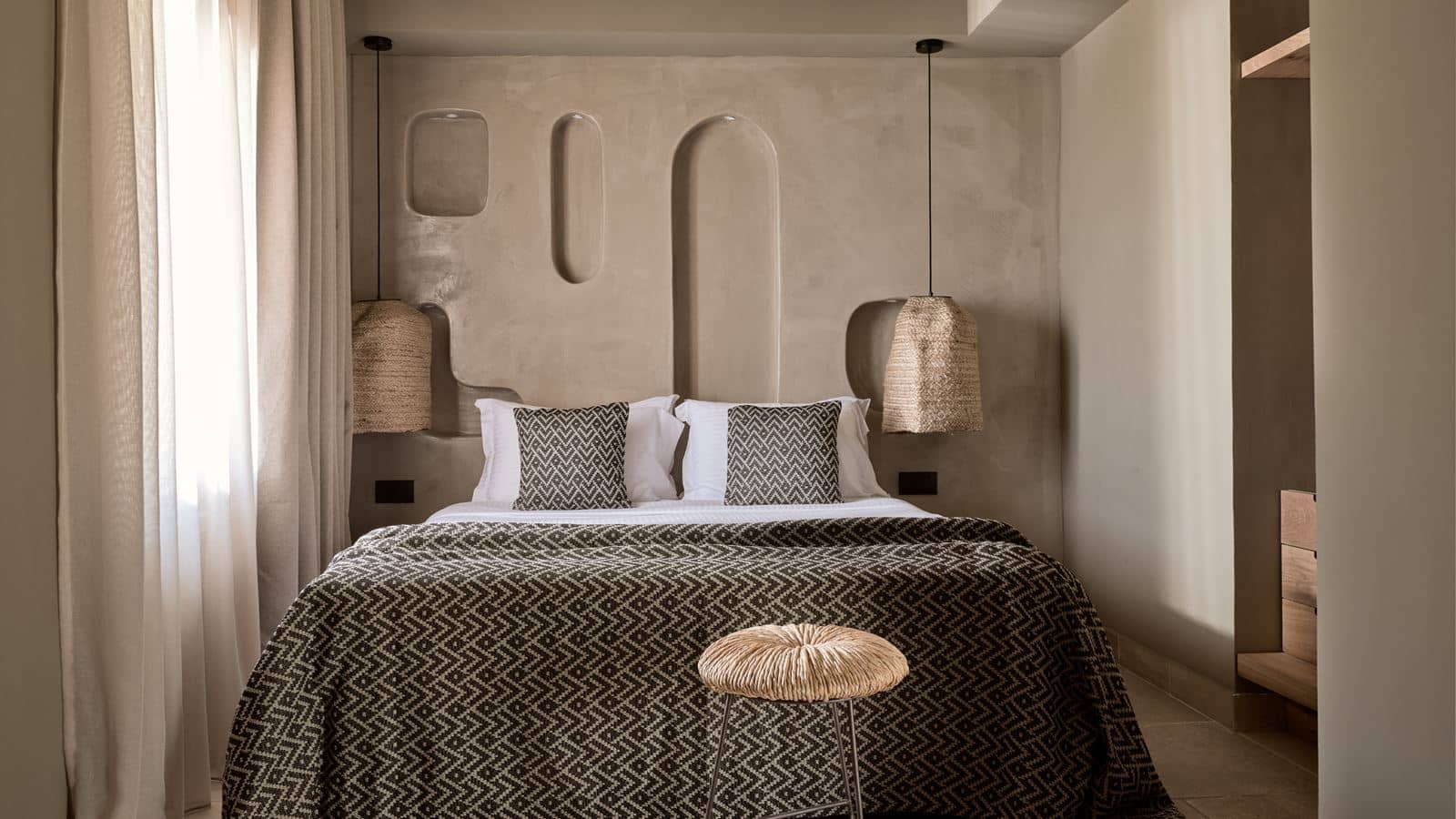 rooms-junior-suite-land-view