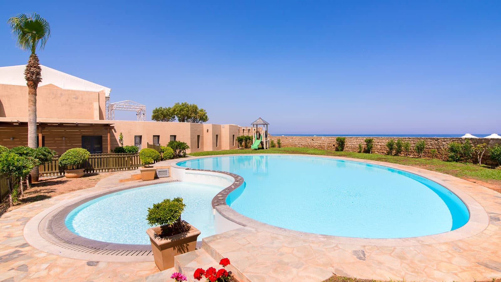 pools-outdoor-childrens-pool