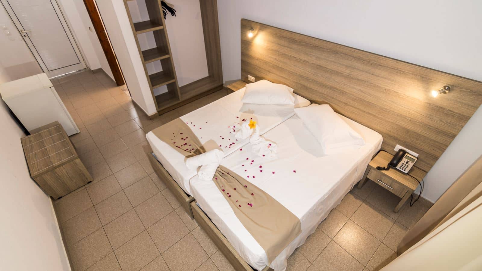 rooms-room-double-balcony-or-terrace