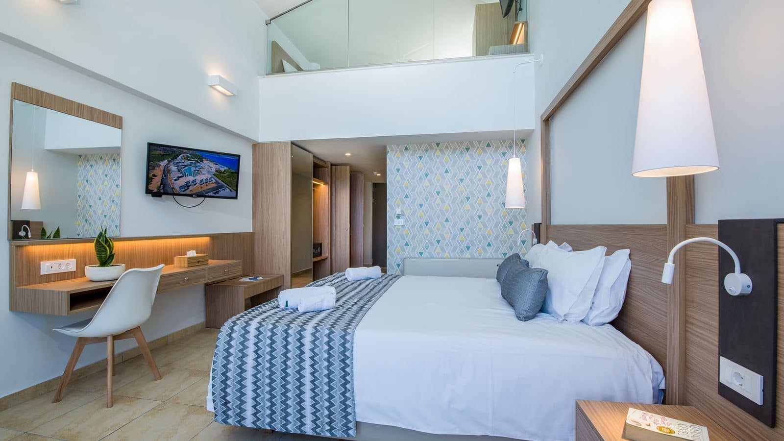 rooms-maisonette-sideseaview-for-26-persons