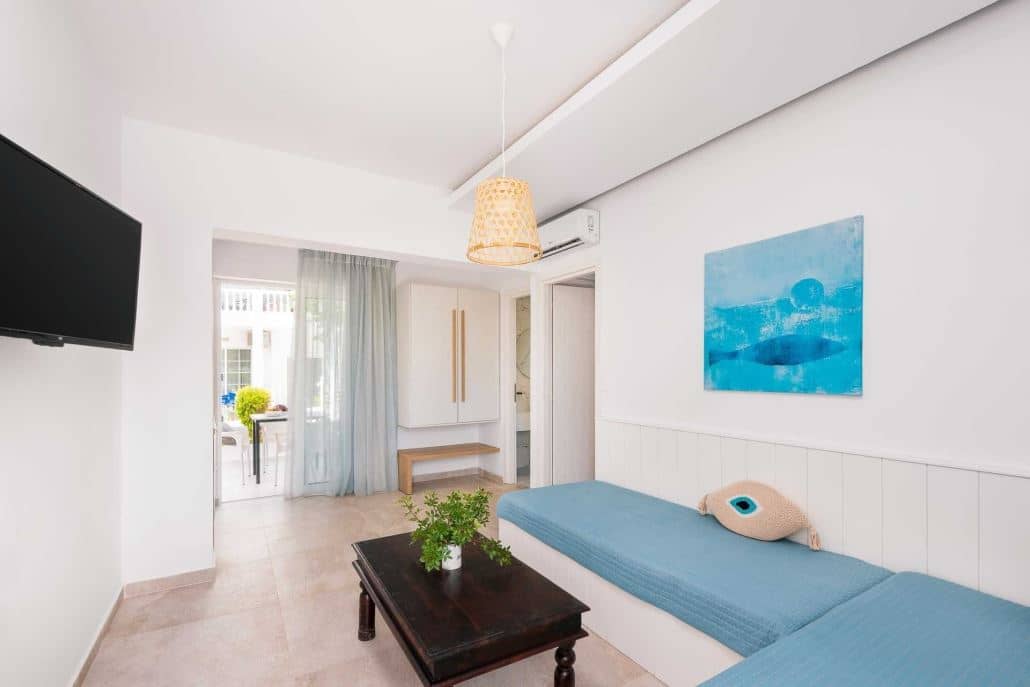 rooms-family-room-balcony-or-terrace