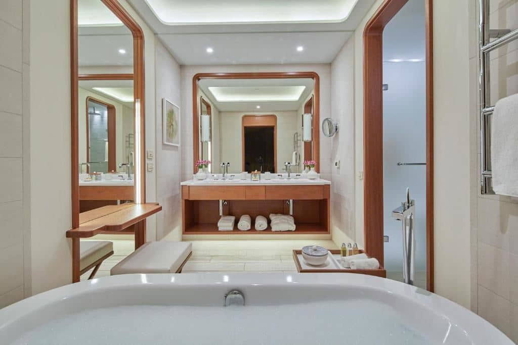 rooms-double-deluxe-room-sea-view