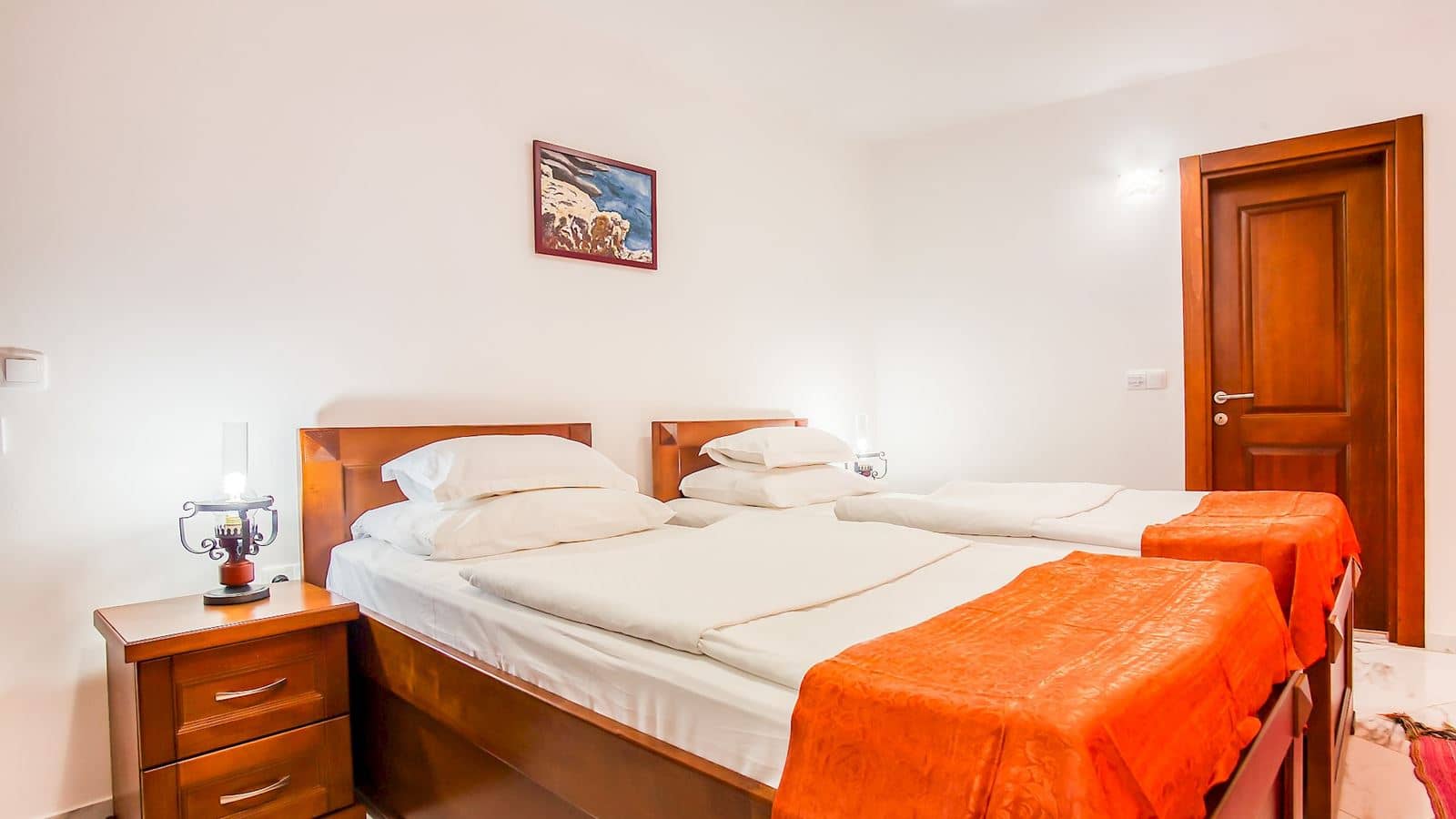 rooms-twin-room