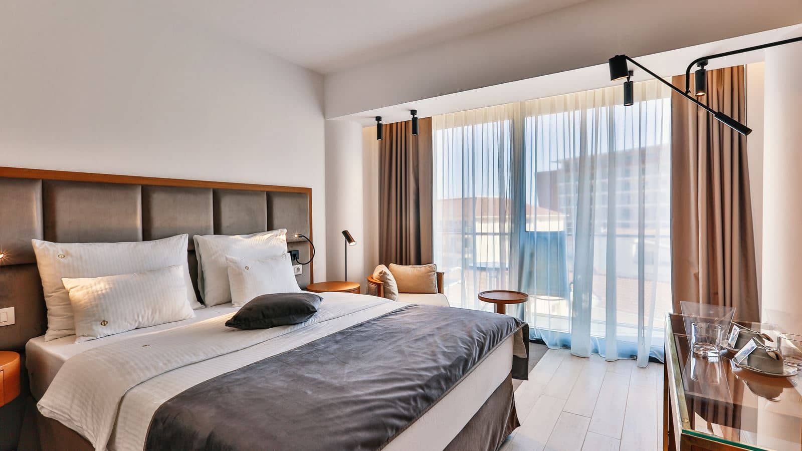 rooms-superior-room