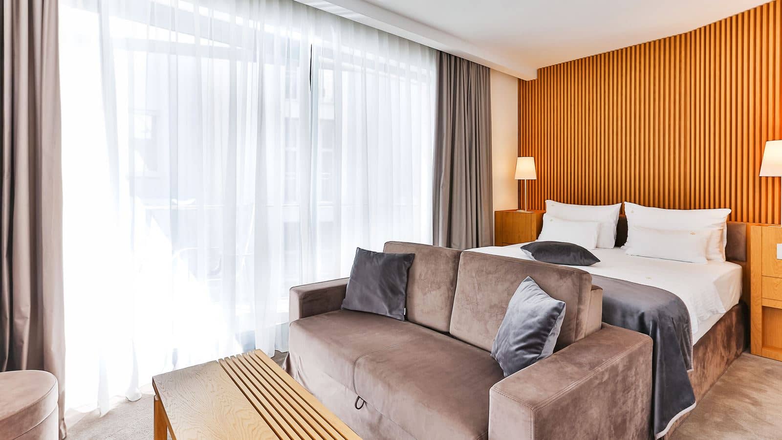 rooms-superior-room