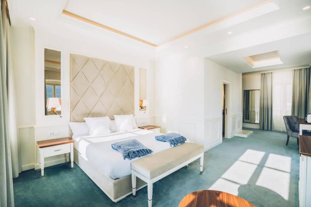 rooms-heritage-premium-sea-view-suite