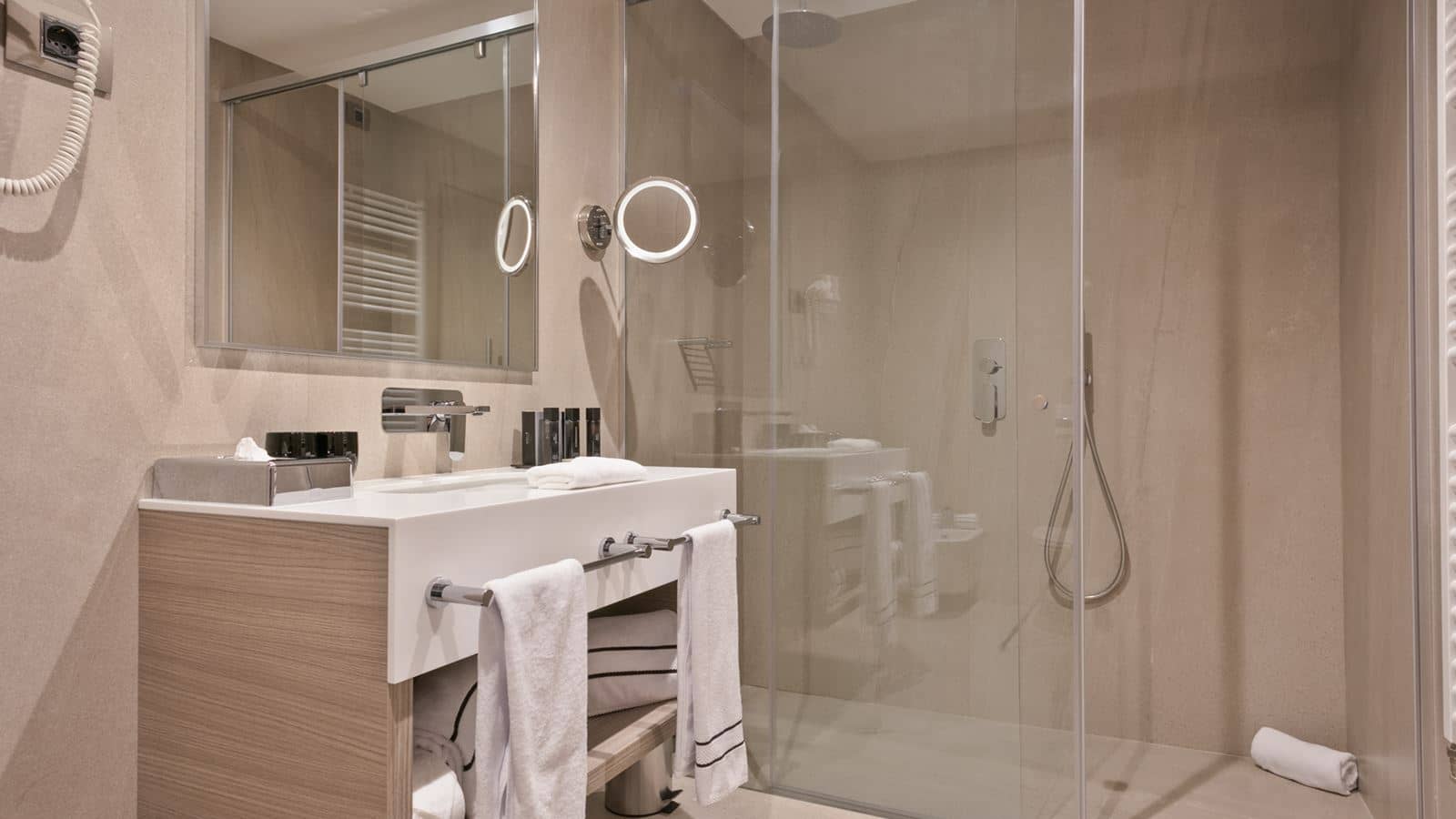 rooms-superior-double-room
