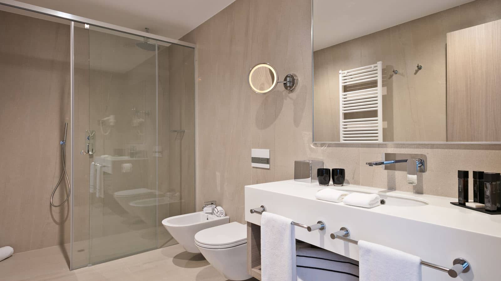 rooms-junior-suite-city-view