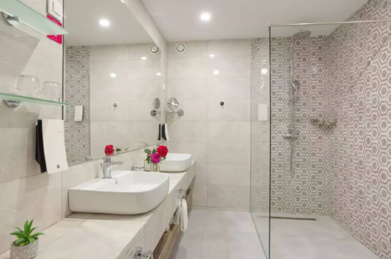 rooms-premium-two-bedroom-swim-up
