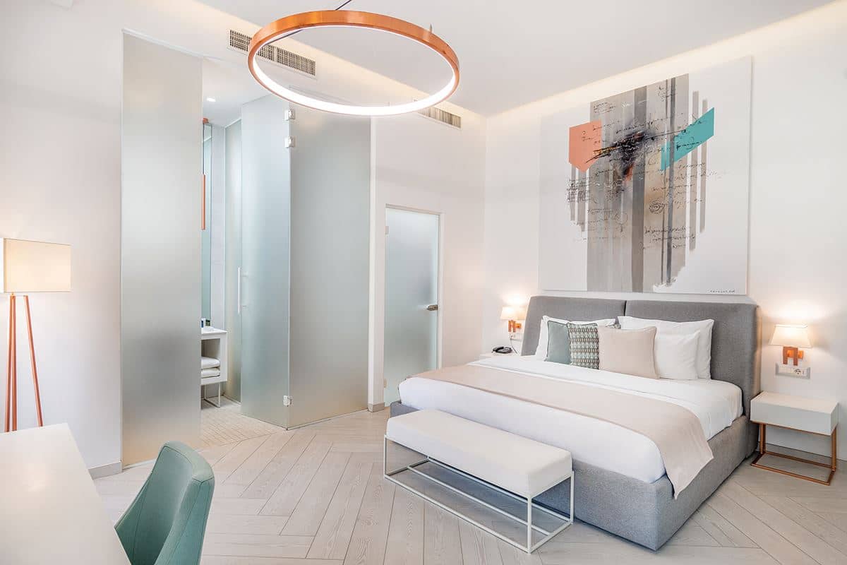 rooms-deluxe-single-room-historical-building