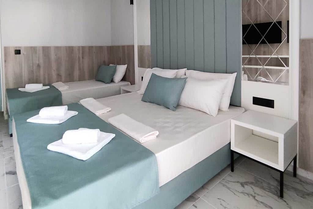 rooms-superior-room-side-sea-view