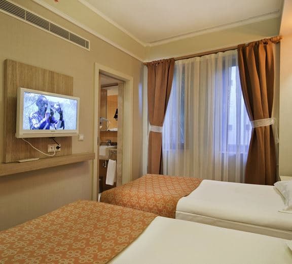 CORAL FAMILY ROOM Numuri