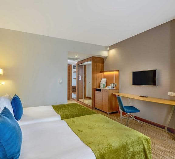 MAIN BUILDING SUPERIOR STANDARD ROOM WITH LAND VIEW Numuri