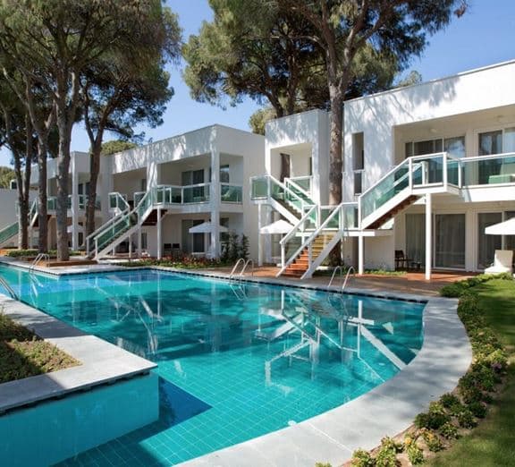 Luxury Pool Suite Ground Floor Numuri