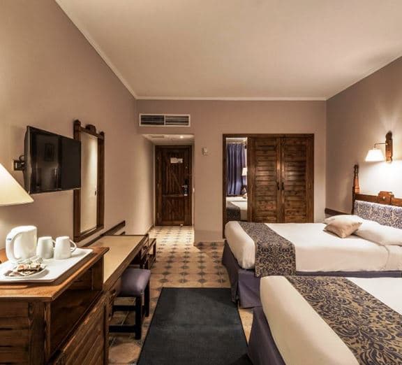 PREMIUM ROOM POOL / SEAVIEW Numuri