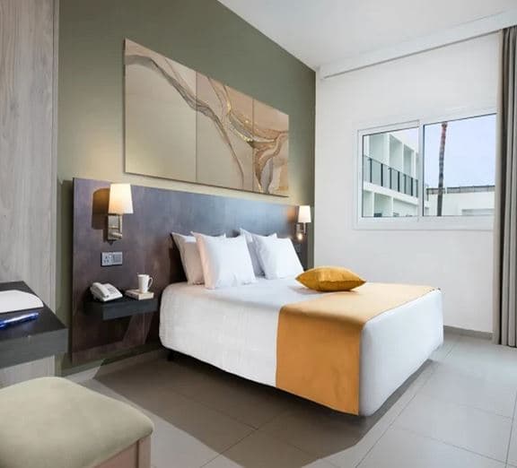 ONE BEDROOM STANDARD SUITE ( BALCONY) Numuri