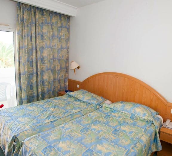 Room Standard with balcony or terrace Numuri