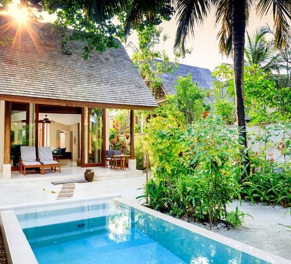 Deluxe Beach Villa with Pool Numuri