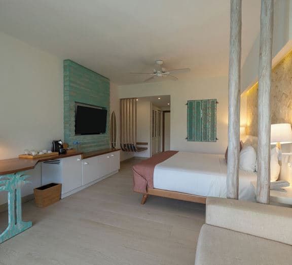 PREMIUM SUPERIOR NEAR POOL Numuri