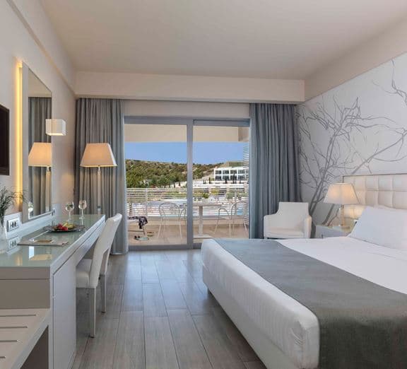 Deluxe Room Pool View Balcony or Terrace Numuri