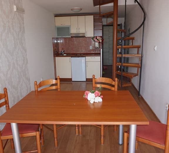 APARTMENT QUAD Numuri