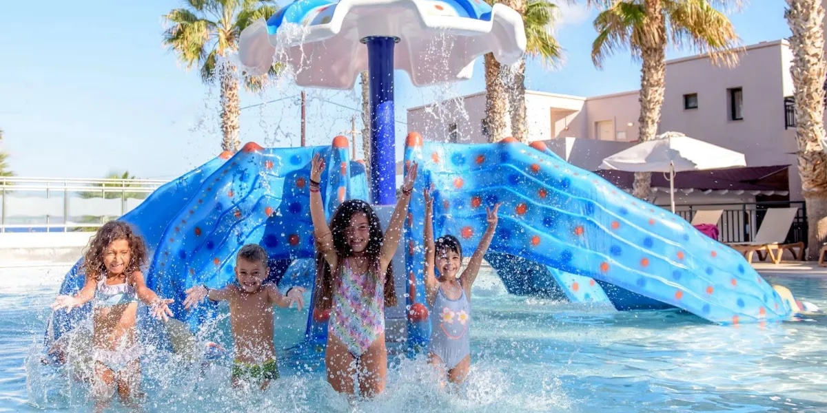 Viesnīcas Grieķijā brīvdienām ar bērniem 2026 | Coral Travel