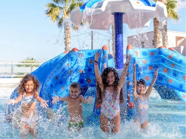 Viesnīcas Grieķijā brīvdienām ar bērniem 2026 | Coral Travel