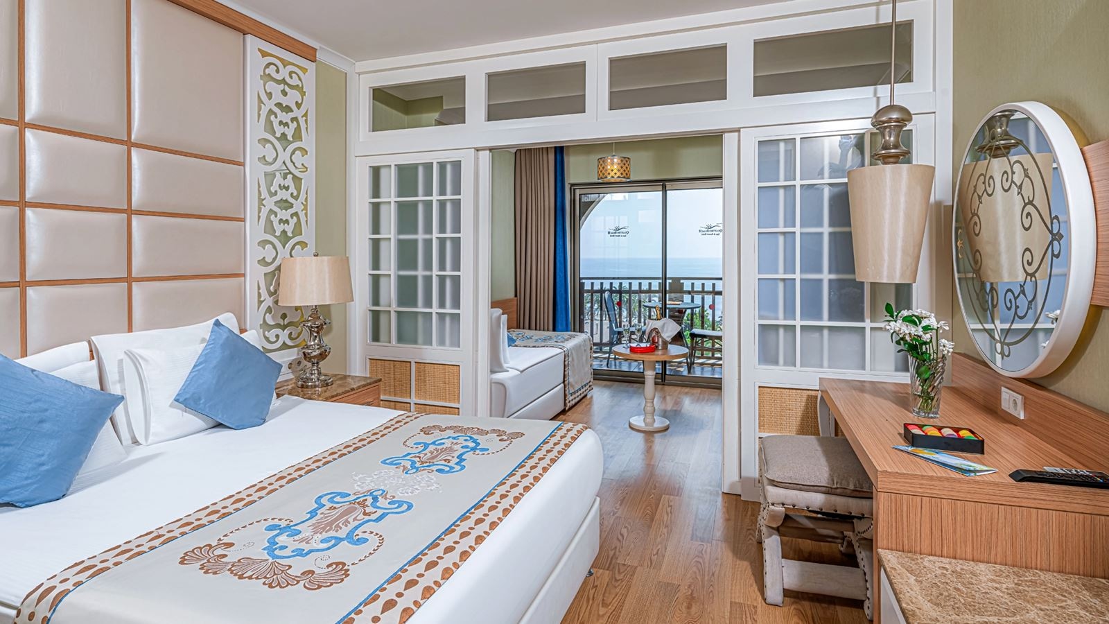 rooms-family-room-direct-sea-view-or-side-sea-view