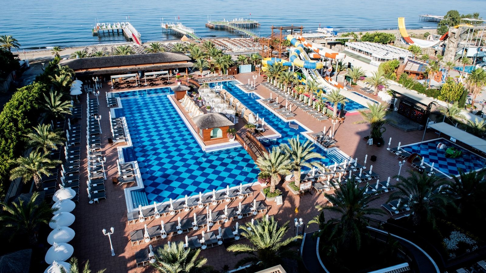 rooms-family-room-direct-sea-view-or-side-sea-view