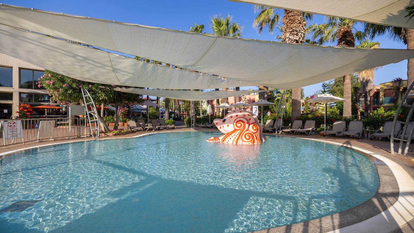 pools-outdoor-childrens-pool