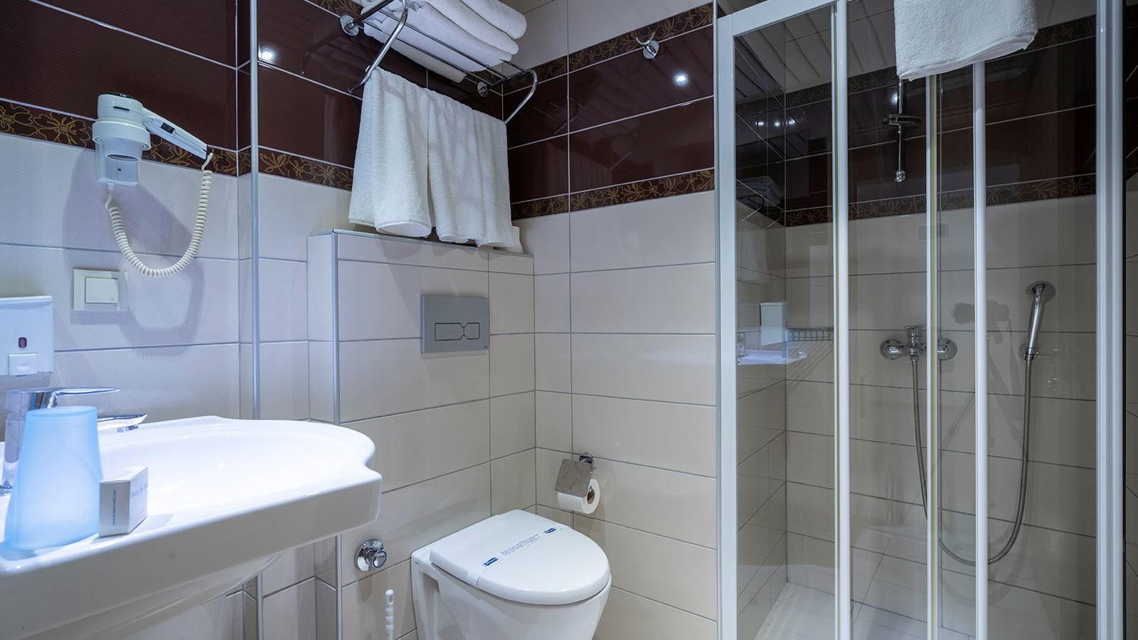 rooms-family-room