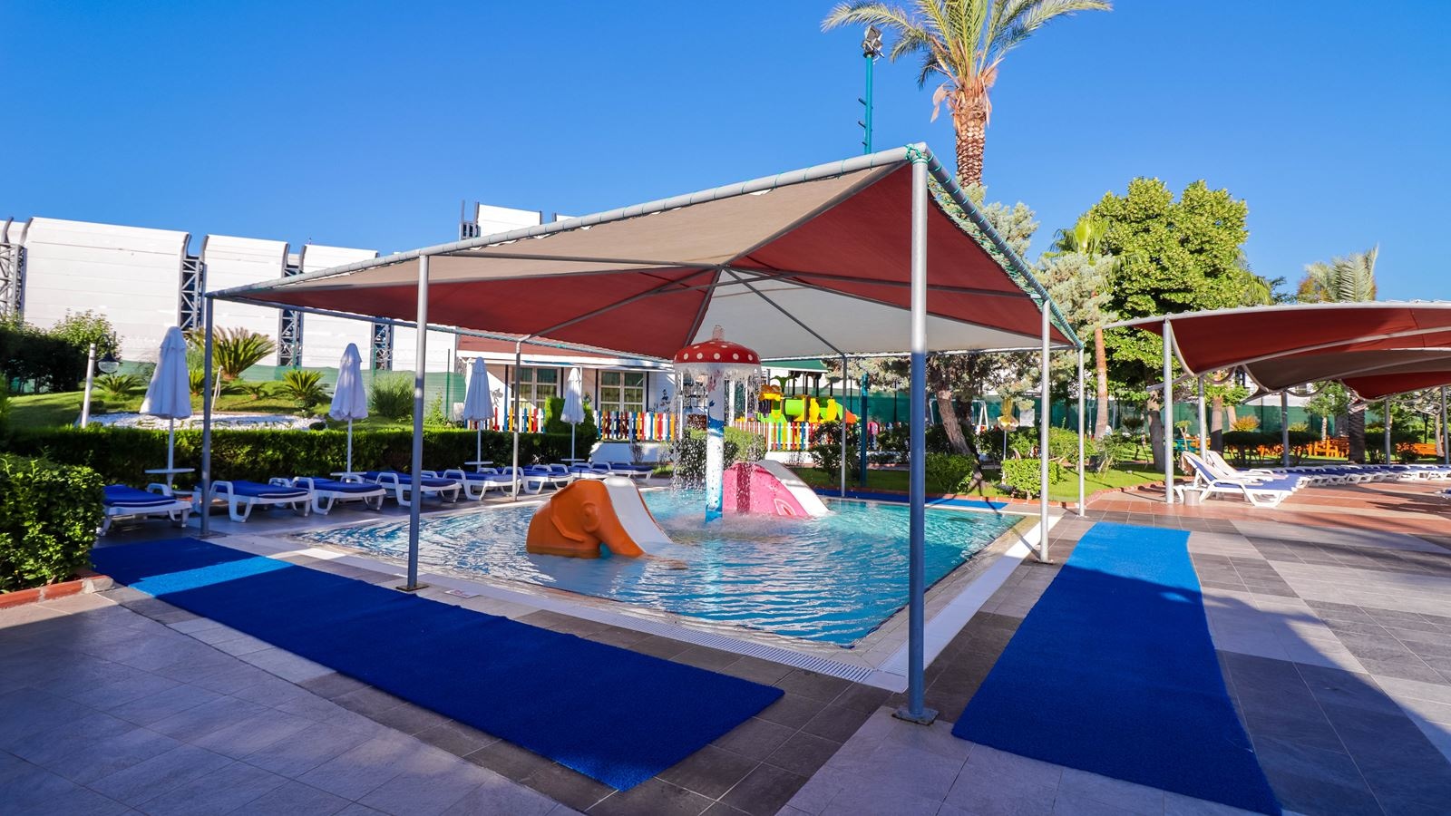 pools-outdoor-childrens-pool