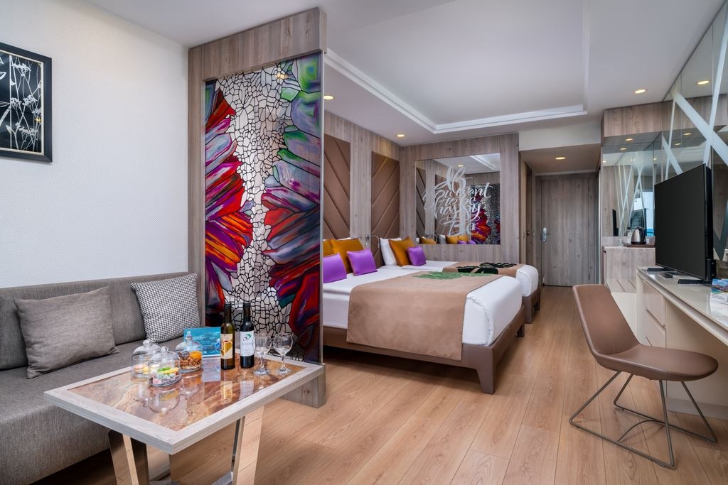 rooms-be-trendy-standard-room-side-sea-view