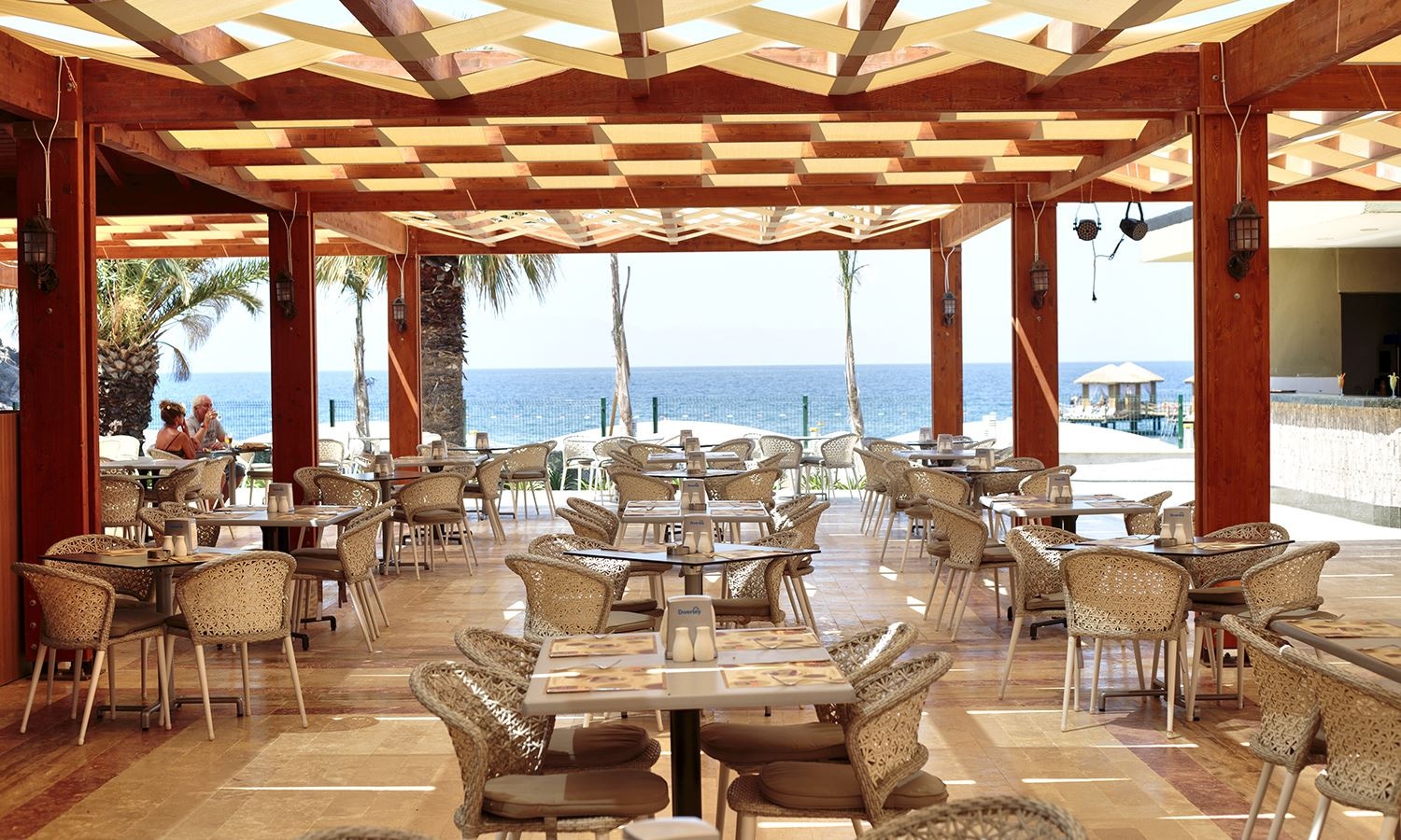 restaurants-heroon-snacks-restaurant