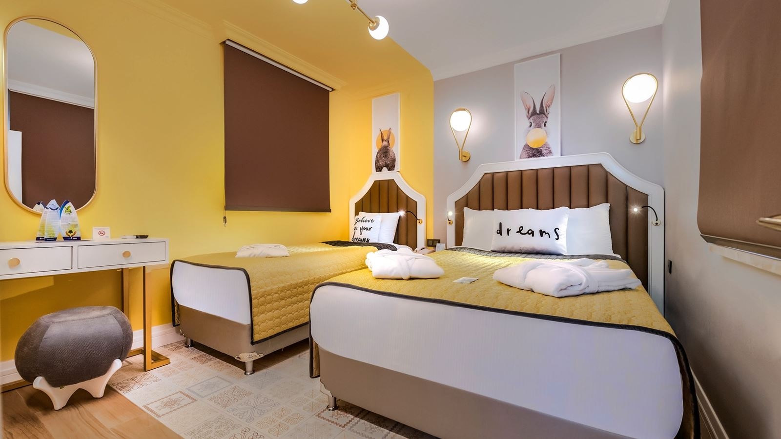 rooms-lagoon-family-room