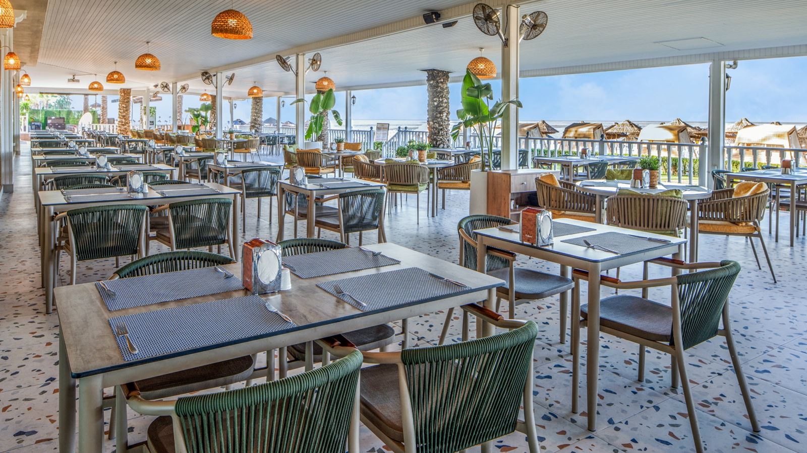 restaurants-beach-restaurant