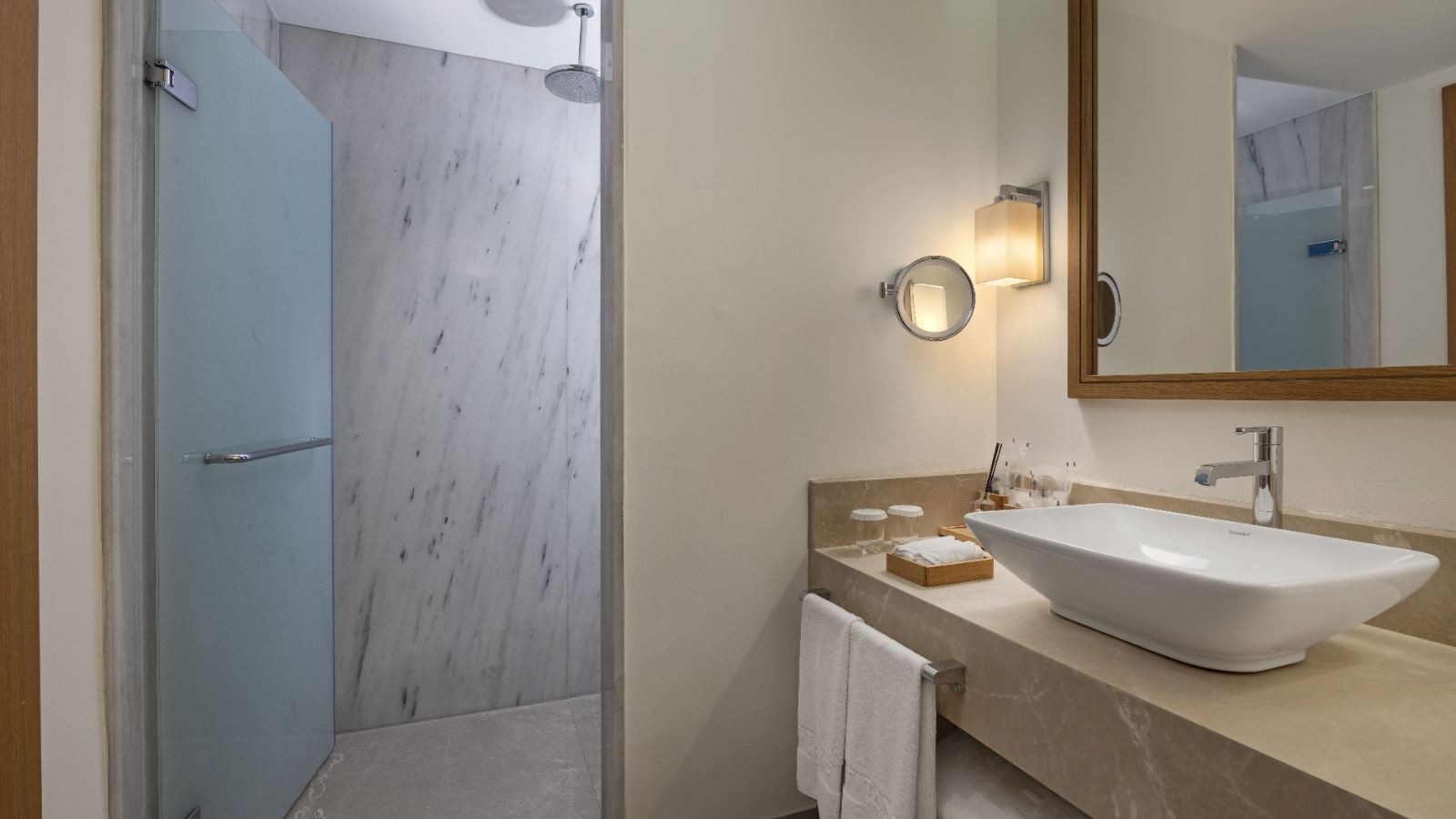 rooms-swim-up-standard-room