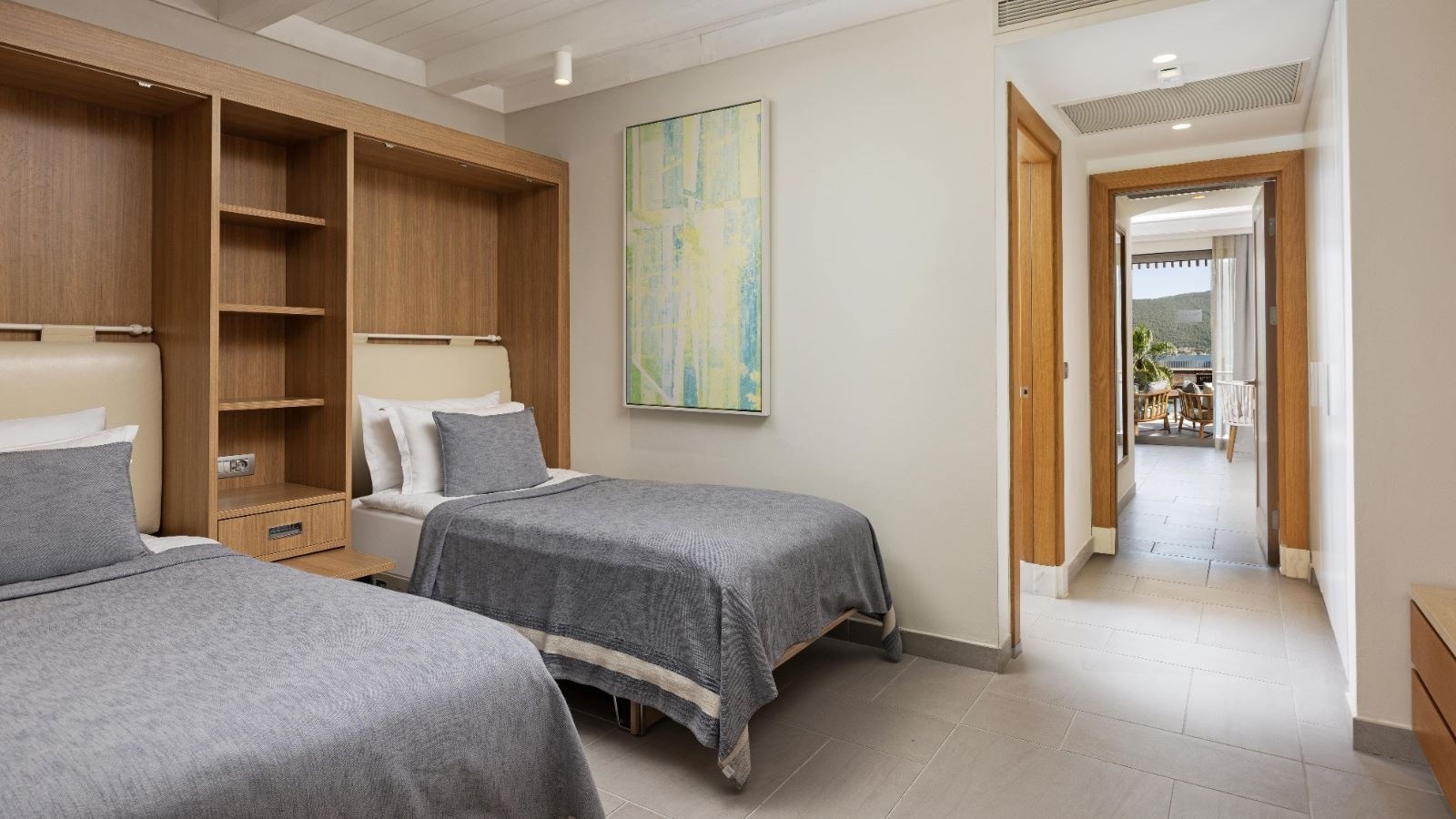 rooms-swim-up-family-room