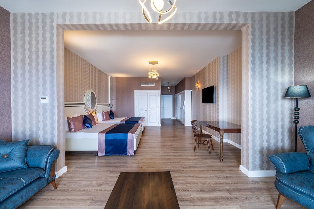 rooms-diamond-room