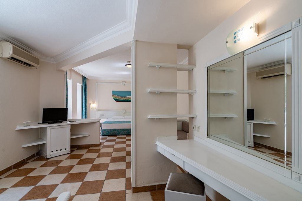 rooms-economy-room