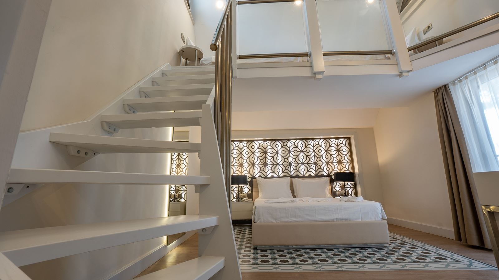 rooms-family-loft-room