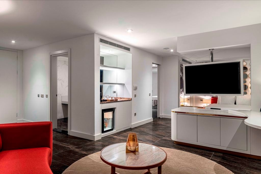 rooms-deluxe-suite