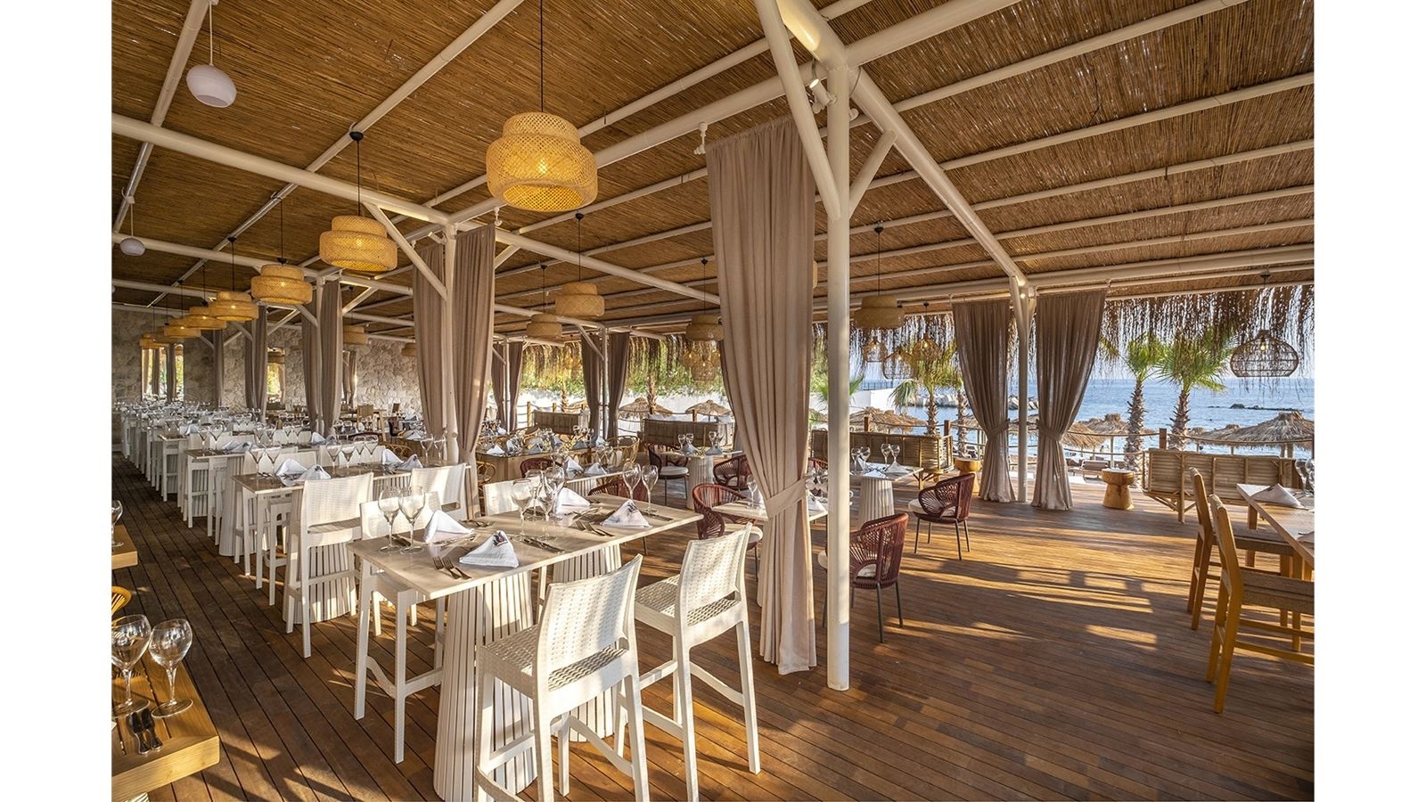 restaurants-the-white-lounge-snack