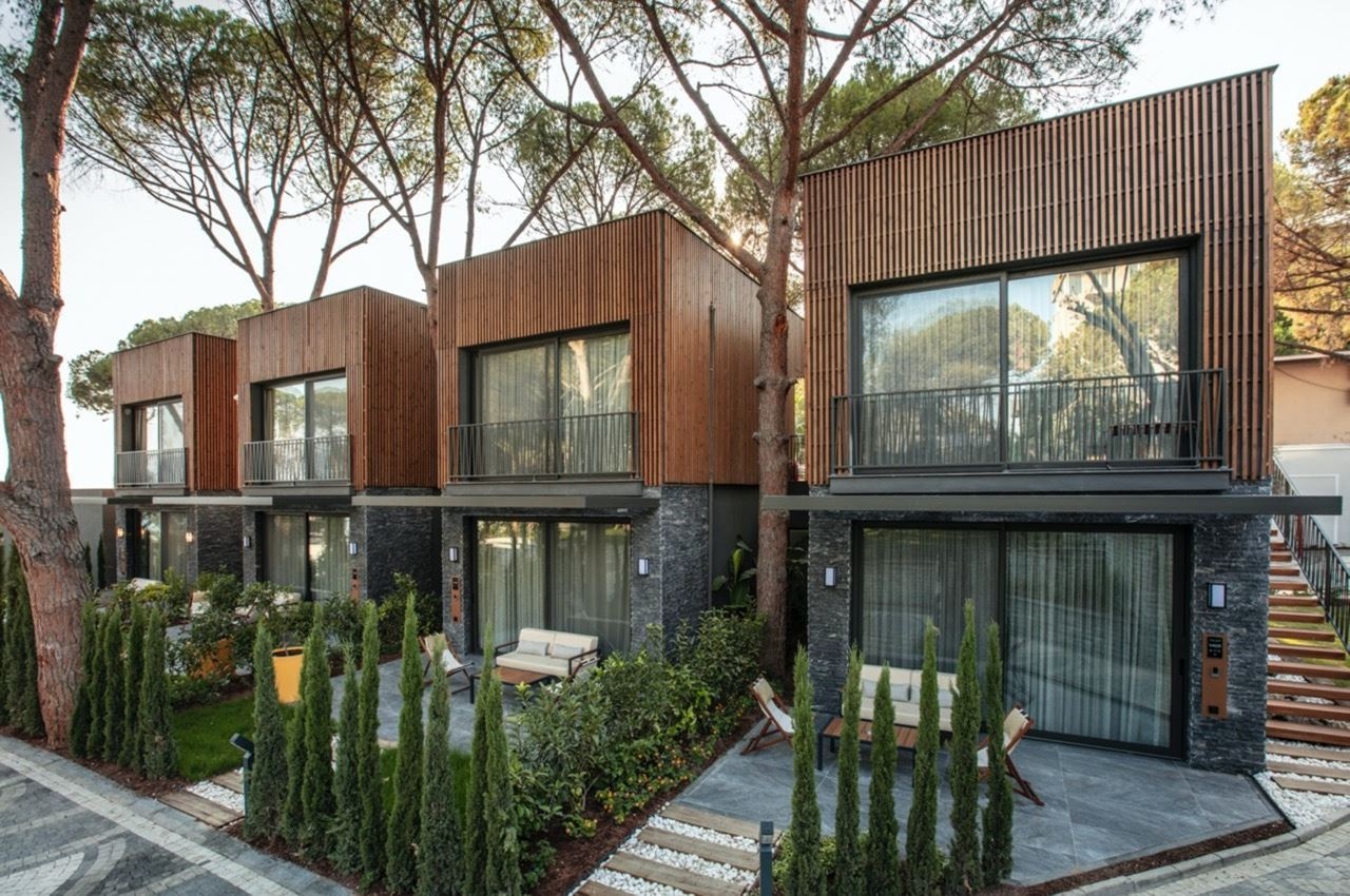 rooms-large-deluxe-room-graden-terrace